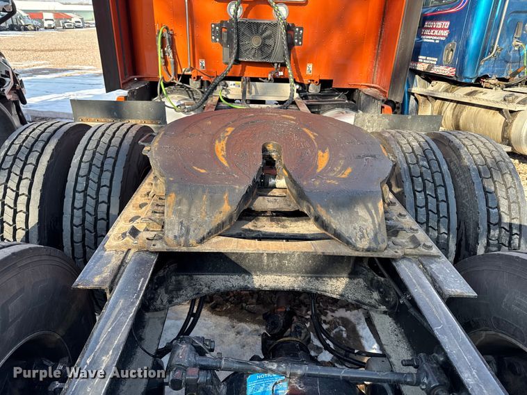 image for item YA2638 2023 Peterbilt 579 semi truck