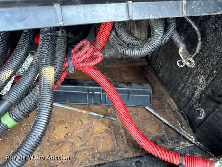 image for item YA2638 2023 Peterbilt 579 semi truck