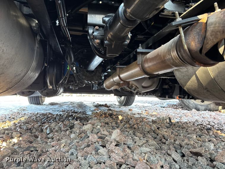 image for item YA2638 2023 Peterbilt 579 semi truck