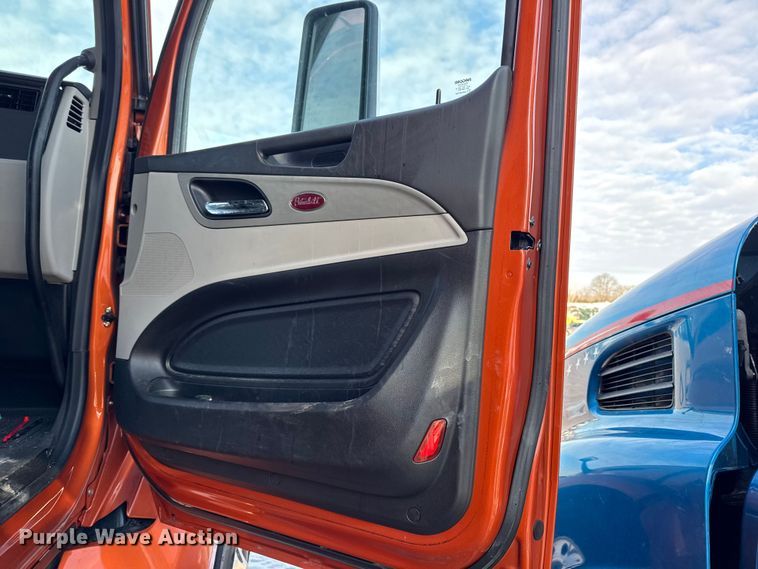 image for item YA2638 2023 Peterbilt 579 semi truck