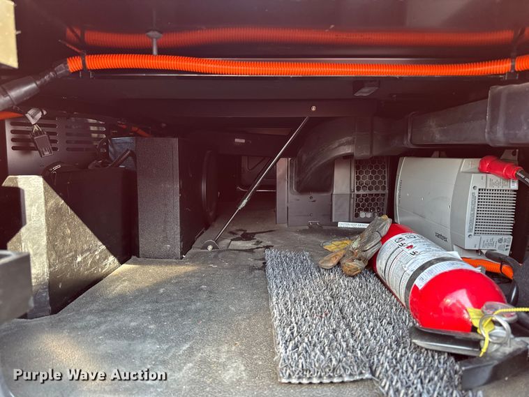 image for item YA2638 2023 Peterbilt 579 semi truck