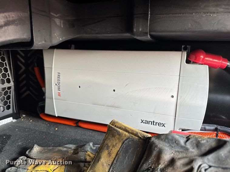 image for item YA2638 2023 Peterbilt 579 semi truck