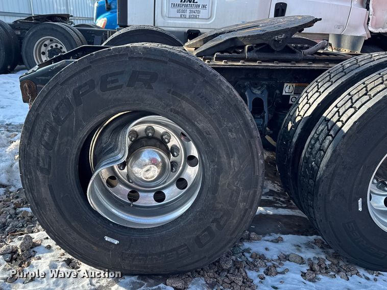 image for item YA2638 2023 Peterbilt 579 semi truck