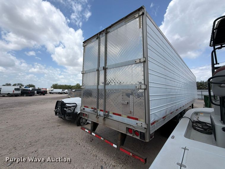 image for item YA3001 2008 Utility refrigerated van trailer