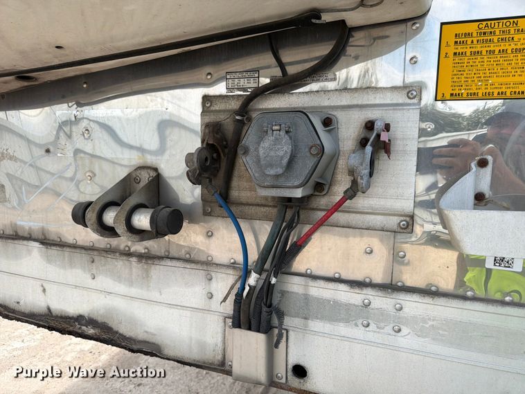 image for item YA3001 2008 Utility refrigerated van trailer