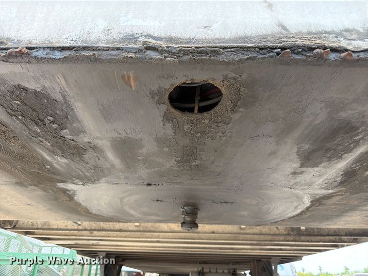 image for item YA3001 2008 Utility refrigerated van trailer