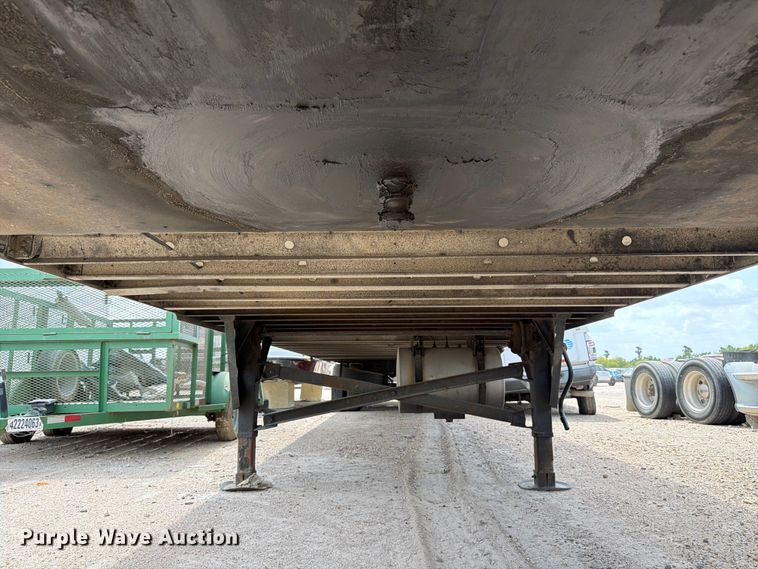 image for item YA3001 2008 Utility refrigerated van trailer