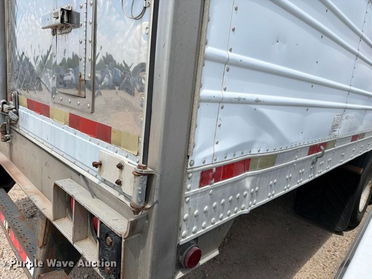 image for item YA3001 2008 Utility refrigerated van trailer