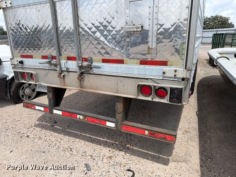 image for item YA3001 2008 Utility refrigerated van trailer