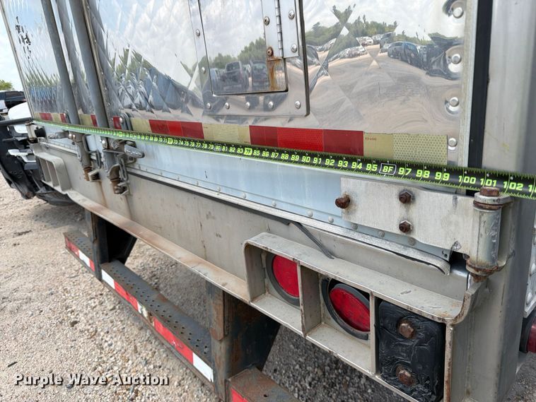 image for item YA3001 2008 Utility refrigerated van trailer