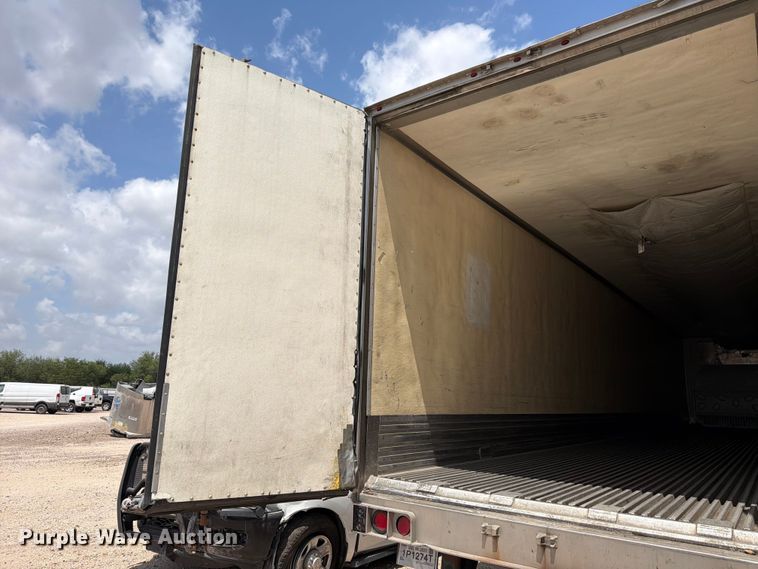 image for item YA3001 2008 Utility refrigerated van trailer