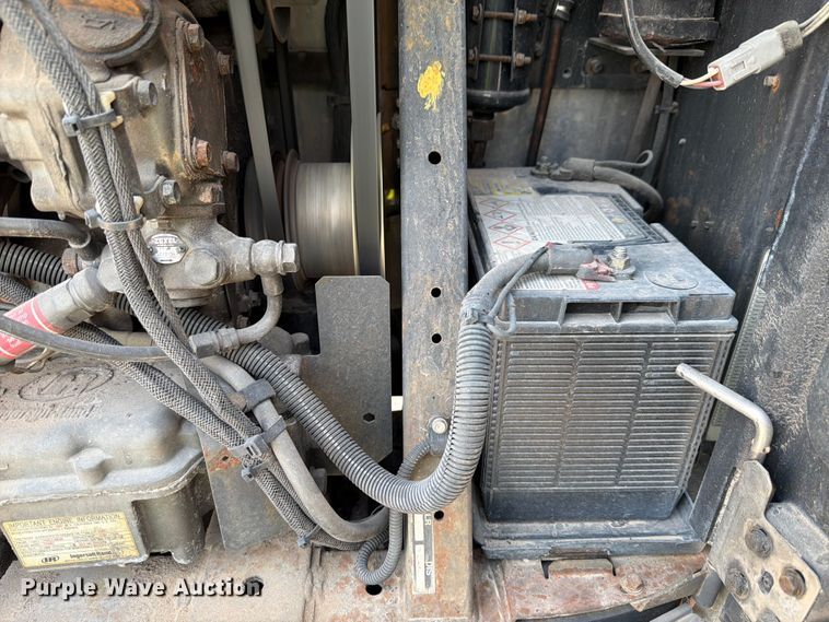 image for item YA3001 2008 Utility refrigerated van trailer
