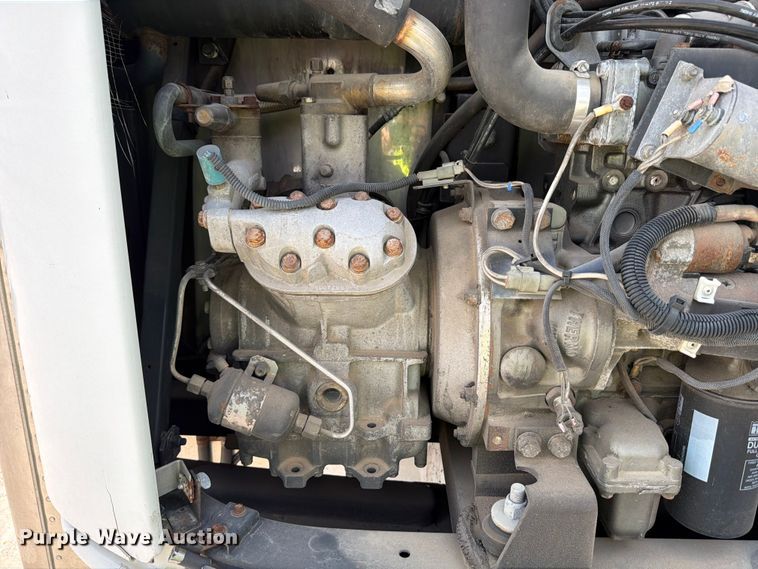 image for item YA3001 2008 Utility refrigerated van trailer