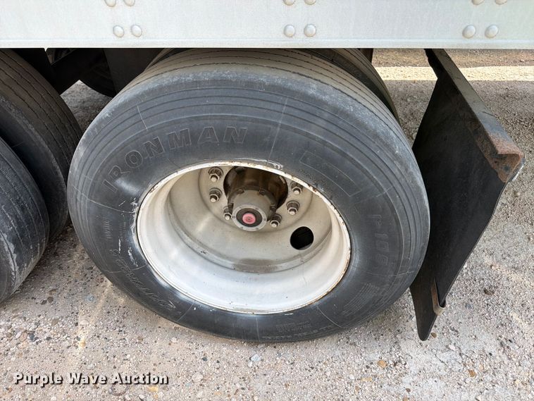 image for item YA3001 2008 Utility refrigerated van trailer