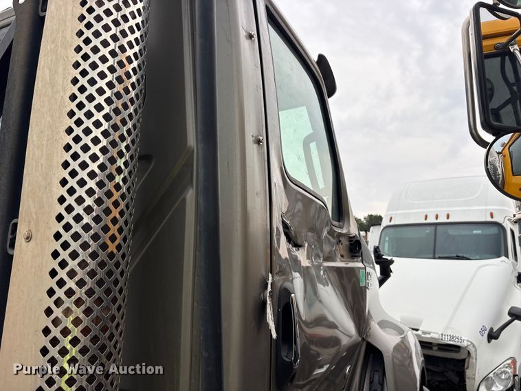 image for item YA3363 2025 International LT625 semi truck