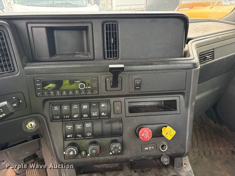 image for item YA3363 2025 International LT625 semi truck