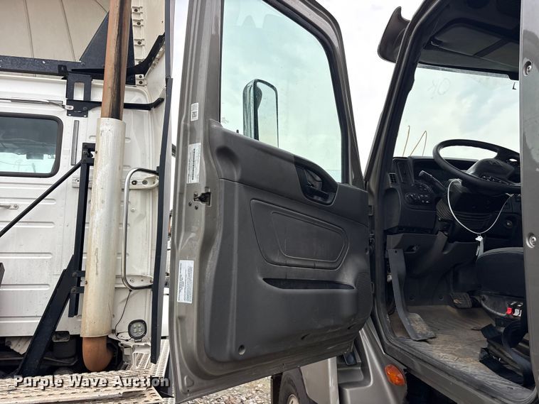 image for item YA3363 2025 International LT625 semi truck