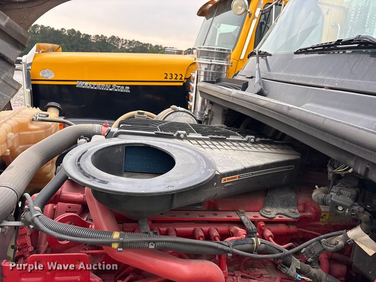 image for item YA3363 2025 International LT625 semi truck