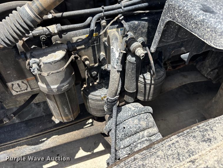 image for item YA3497 2020 Kenworth T680 semi truck