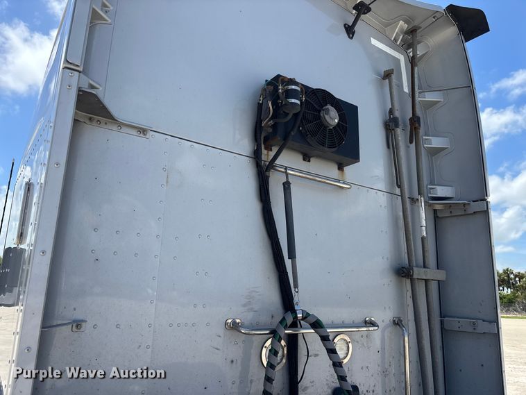 image for item YA3497 2020 Kenworth T680 semi truck