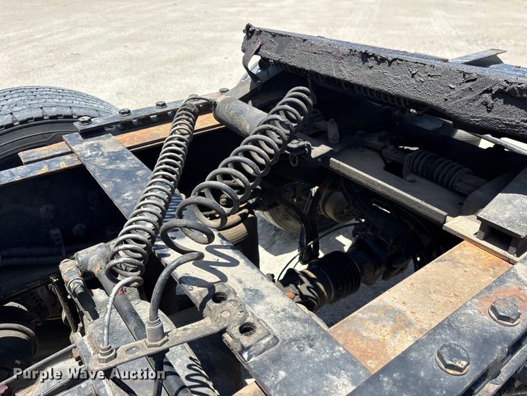 image for item YA3497 2020 Kenworth T680 semi truck