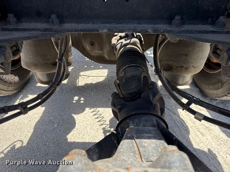 image for item YA3497 2020 Kenworth T680 semi truck