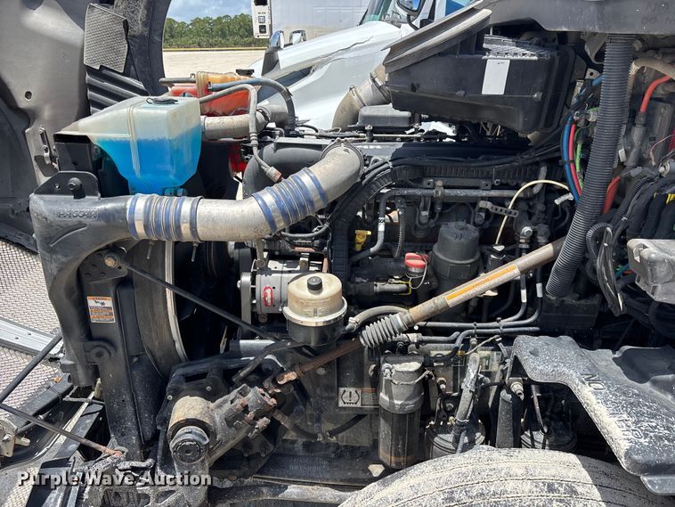 image for item YA3497 2020 Kenworth T680 semi truck