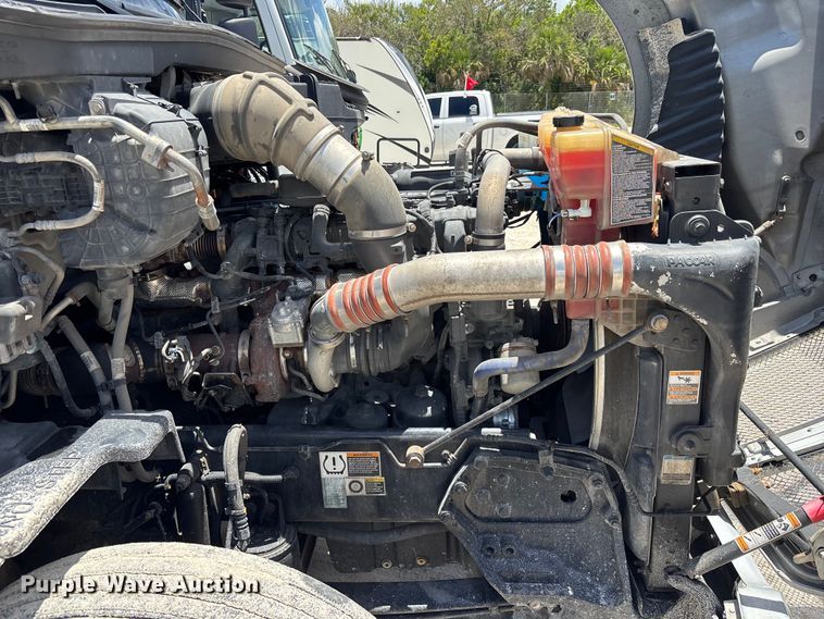 image for item YA3497 2020 Kenworth T680 semi truck