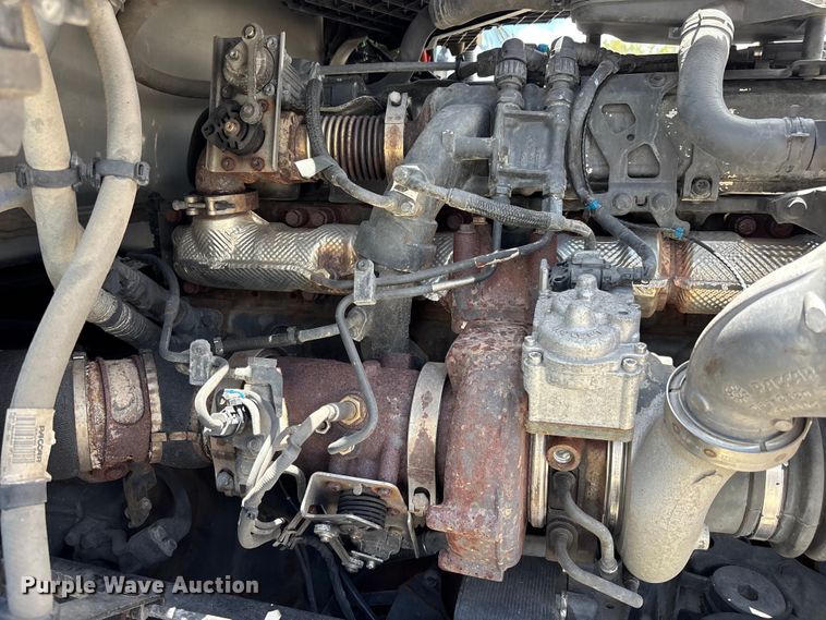 image for item YA3497 2020 Kenworth T680 semi truck