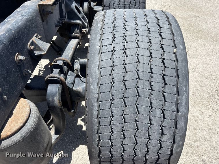 image for item YA3497 2020 Kenworth T680 semi truck
