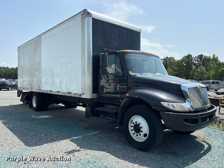 image for item YA3553 2019 International 4300 box truck