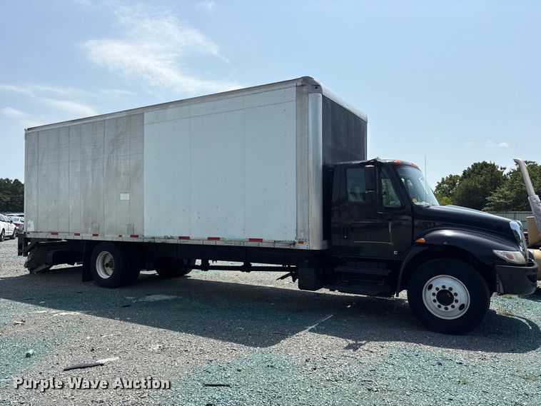 image for item YA3553 2019 International 4300 box truck