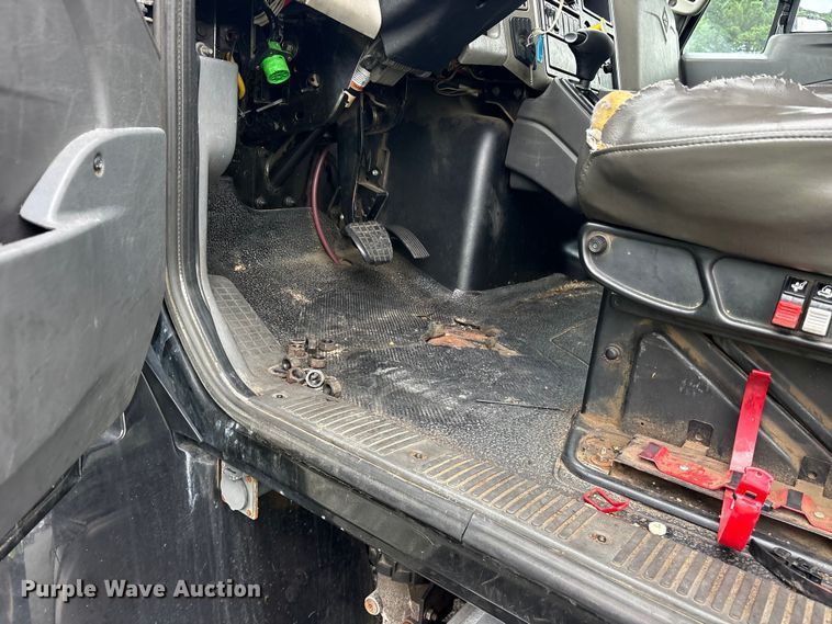 image for item YA3553 2019 International 4300 box truck