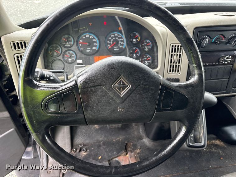 image for item YA3553 2019 International 4300 box truck