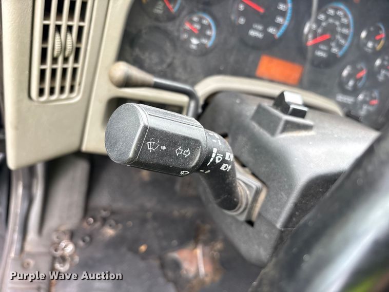 image for item YA3553 2019 International 4300 box truck