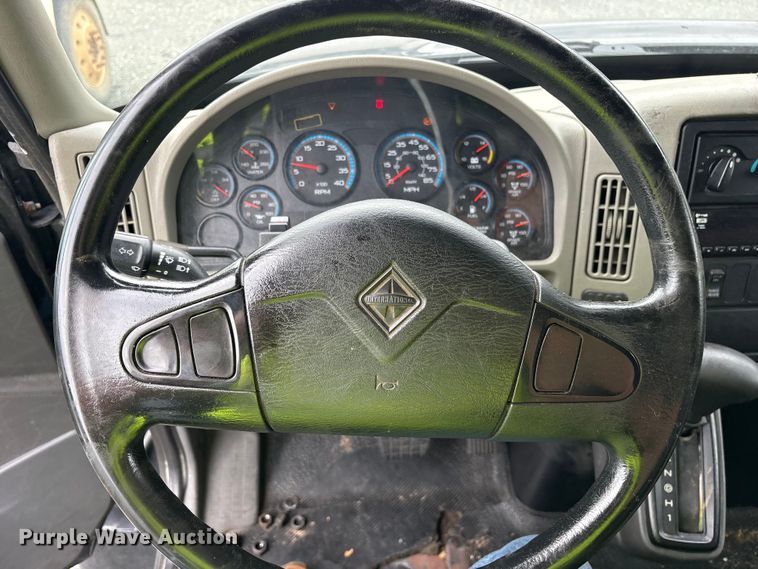 image for item YA3553 2019 International 4300 box truck