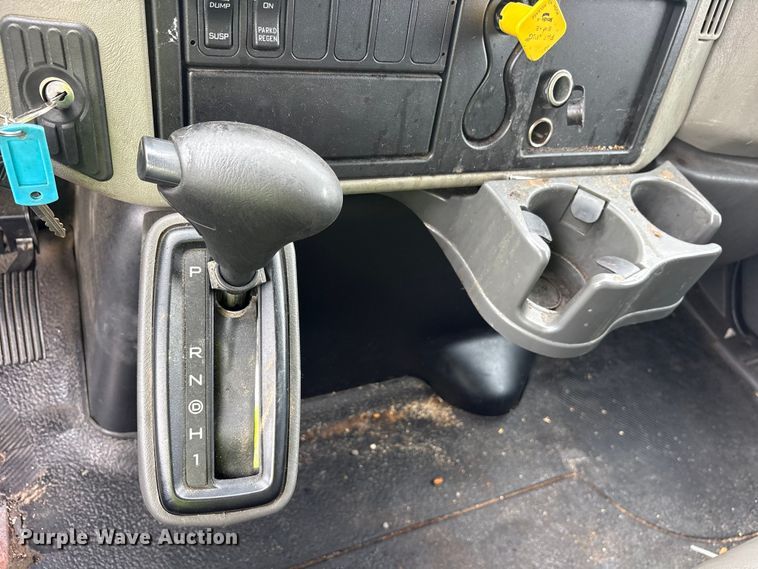 image for item YA3553 2019 International 4300 box truck