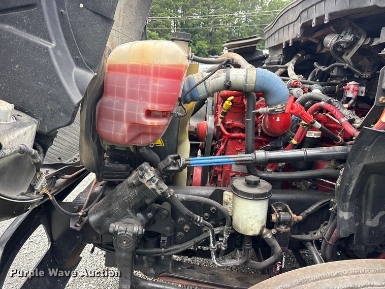 image for item YA3553 2019 International 4300 box truck