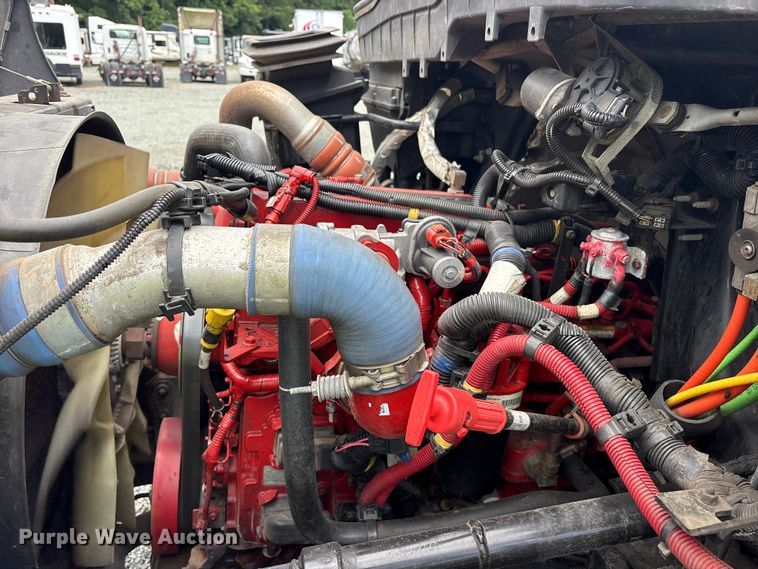 image for item YA3553 2019 International 4300 box truck