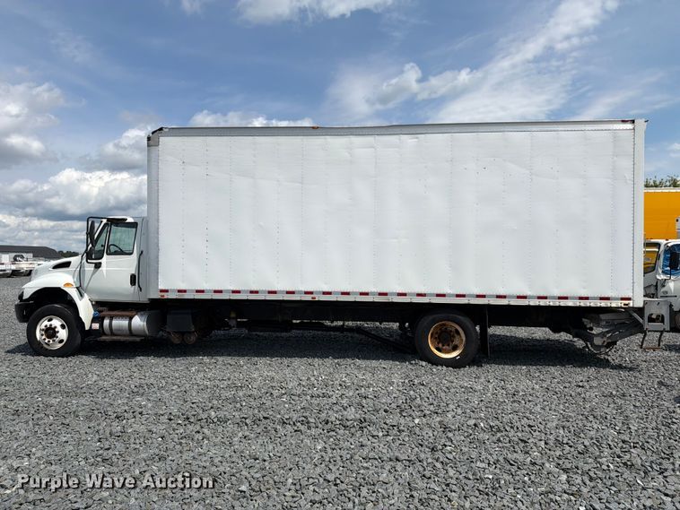 image for item YA3562 2016 International 4300  box truck
