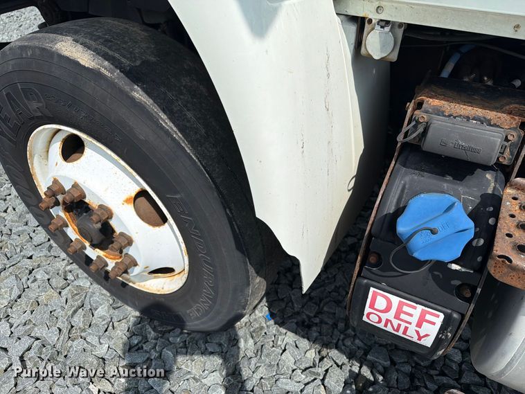 image for item YA3562 2016 International 4300  box truck