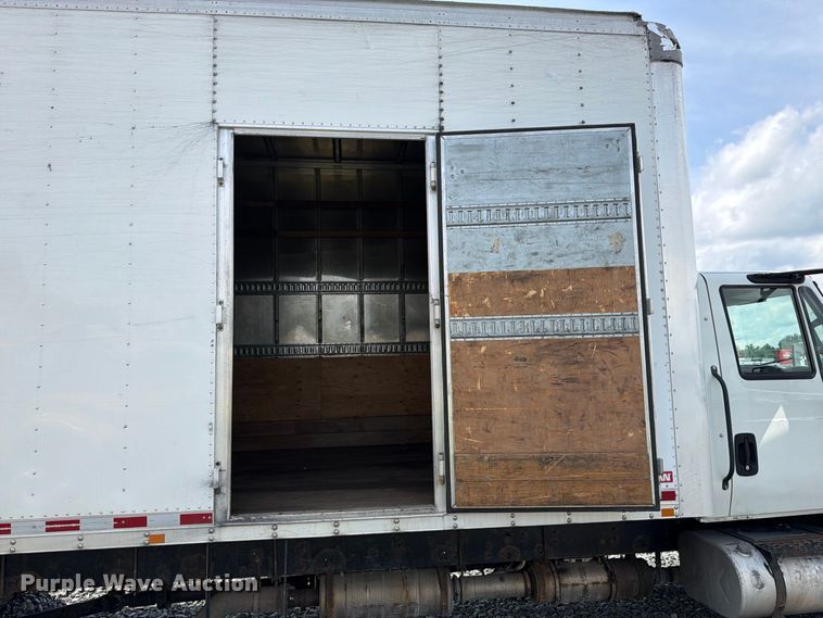 image for item YA3562 2016 International 4300  box truck