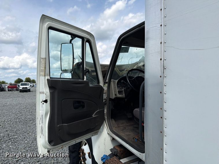 image for item YA3562 2016 International 4300  box truck