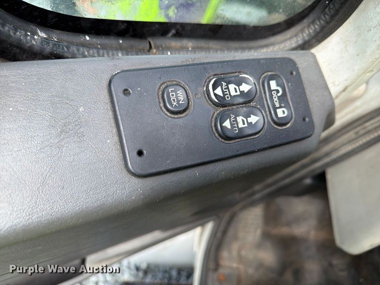 image for item YA3562 2016 International 4300  box truck