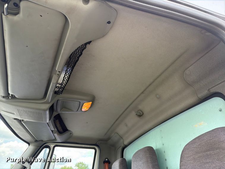 image for item YA3562 2016 International 4300  box truck