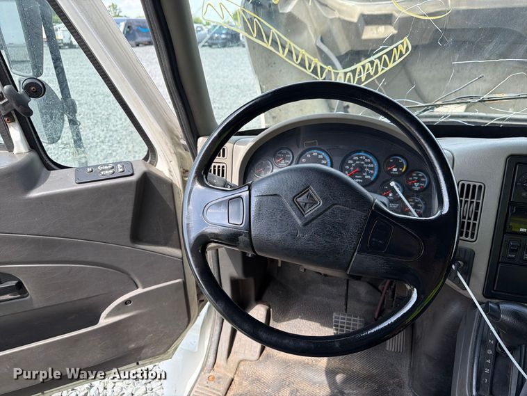image for item YA3562 2016 International 4300  box truck
