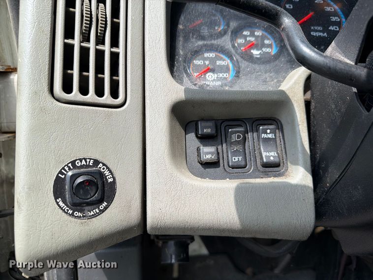 image for item YA3562 2016 International 4300  box truck