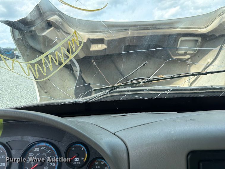 image for item YA3562 2016 International 4300  box truck