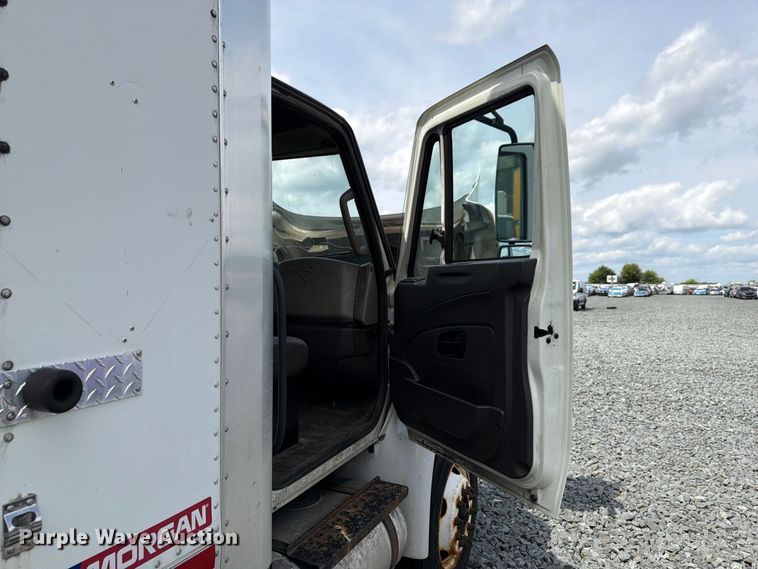 image for item YA3562 2016 International 4300  box truck