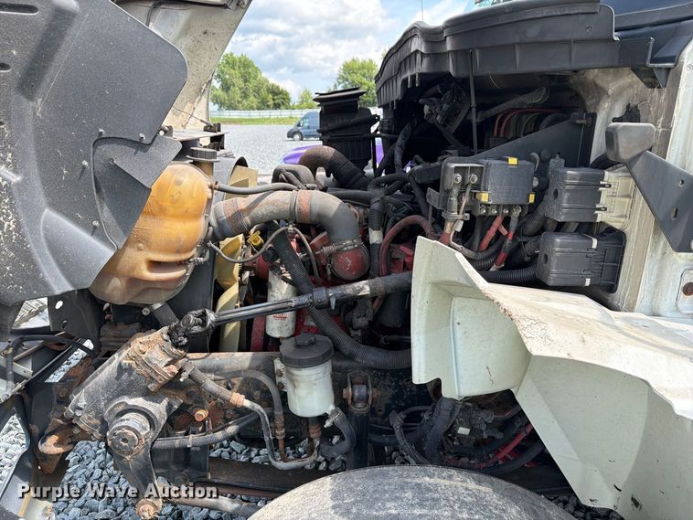image for item YA3562 2016 International 4300  box truck